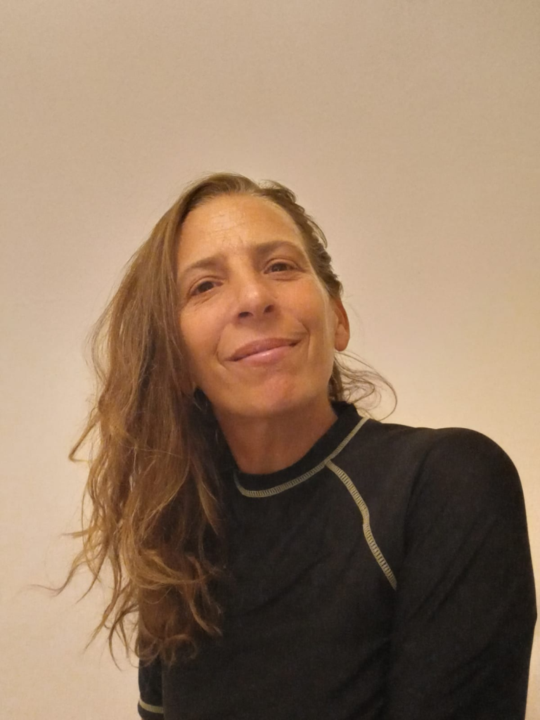 LUCIANA PERNIGOTTE (RESPONSABLE AUDIOVISUAL- FOTÓGRAFA, GUÍA BALLENERA)